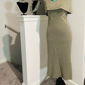 Elegant Gold, Sparkly Strapless Dress!